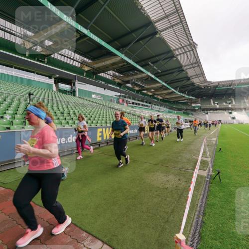 13.09.2026 - 21. swb-Marathon Bremen Michael Burmester http://msf.ph/oto/10301110 13.09.2026 10:43:22 Laufen im Stadion 10002, 10004, 10005, 10148, 10271, 10303, 10325, 10330, 10335, 10361, 10362, 10395, 10396, 10402, 10459, 10474, 10490, 10491, 10513, 10519, 10557, 10572, 10605, 10606, 10665, 10752, 10756, 10773, 10779, 10784, 10805, 10854, 10880, 10882, 10899, 10900, 10909, 10963, 10997, 11026, 11027, 11041, 11078, 11084, 11085, 11090, 11097, 11098, 11140, 11173, 11192, 11217, 11264, 11274, 11333, 11337, 11355, 11408, 11448, 11456, 11461, 11482 meine-sportfotos.de