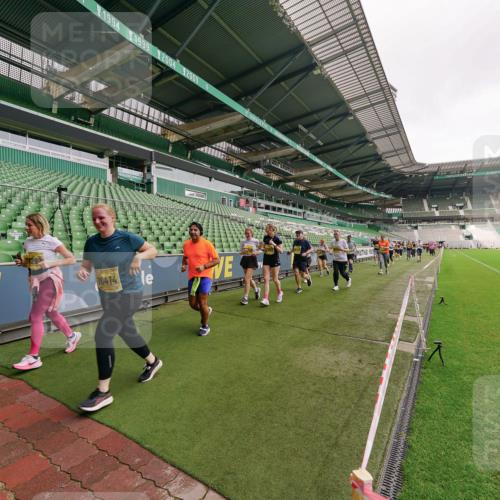 13.09.2026 - 21. swb-Marathon Bremen Michael Burmester http://msf.ph/oto/10301113 13.09.2026 10:43:23 Laufen im Stadion 10002, 10004, 10005, 10148, 10271, 10303, 10325, 10330, 10335, 10361, 10362, 10395, 10396, 10402, 10459, 10474, 10490, 10491, 10513, 10519, 10557, 10572, 10605, 10606, 10629, 10665, 10752, 10756, 10773, 10779, 10784, 10805, 10854, 10880, 10882, 10899, 10900, 10909, 10963, 10997, 11026, 11027, 11041, 11078, 11084, 11085, 11090, 11097, 11098, 11140, 11173, 11192, 11217, 11264, 11274, 11333, 11337, 11355, 11408, 11448, 11456, 11461, 11482 meine-sportfotos.de
