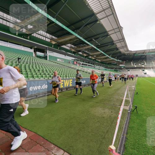 13.09.2026 - 21. swb-Marathon Bremen Michael Burmester http://msf.ph/oto/10301133 13.09.2026 10:43:27 Laufen im Stadion 10002, 10004, 10005, 10148, 10271, 10295, 10303, 10325, 10330, 10335, 10361, 10362, 10395, 10396, 10402, 10459, 10474, 10490, 10491, 10513, 10519, 10557, 10572, 10605, 10606, 10629, 10665, 10752, 10756, 10773, 10779, 10784, 10805, 10854, 10880, 10882, 10899, 10900, 10997, 11026, 11027, 11041, 11078, 11084, 11085, 11090, 11097, 11098, 11140, 11173, 11192, 11217, 11264, 11274, 11307, 11333, 11337, 11355, 11408, 11448, 11456, 11461, 11482 meine-sportfotos.de