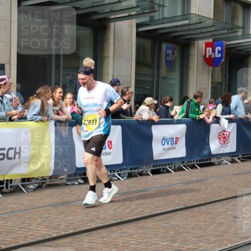 13.09.2026 - 21. swb-Marathon Bremen Strokosch-Dieckow http://msf.ph/oto/10301140 13.09.2026 10:49:16 Ziel 10709, 10739, 10835, 10846, 10910, 11007, 11092, 11191, 11621, 11635, 11717, 12376, 10253, 10293, 10294, 10392, 10514, 10566, 10655, 11316, 11567, 11621, 11891, 11896, 11984, 12027, 12132, 12149, 12350, 12450, 12529, 13555, 13577 meine-sportfotos.de