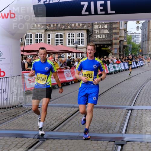 13.09.2026 - 21. swb-Marathon Bremen Tim E. http://msf.ph/oto/10301143 13.09.2026 10:42:57 Ziel 10312, 10632, 10816, 11779, 12281 meine-sportfotos.de