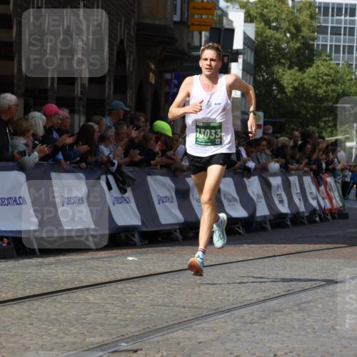 13.09.2026 - 21. swb-Marathon Bremen Strokosch-Dieckow http://msf.ph/oto/10301161 13.09.2026 12:51:19 Ziel 1214, 1453, 1639, 3617, 13033 meine-sportfotos.de