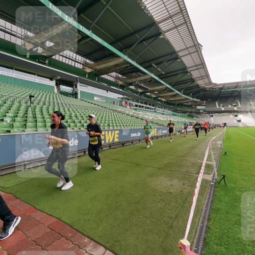13.09.2026 - 21. swb-Marathon Bremen Michael Burmester http://msf.ph/oto/10301176 13.09.2026 10:43:39 Laufen im Stadion 10002, 10004, 10005, 10148, 10176, 10271, 10295, 10303, 10325, 10330, 10335, 10361, 10362, 10395, 10396, 10402, 10459, 10474, 10490, 10491, 10513, 10557, 10572, 10605, 10606, 10629, 10665, 10752, 10756, 10773, 10779, 10784, 10805, 10854, 10880, 10882, 10899, 10900, 10997, 10999, 11026, 11027, 11041, 11078, 11090, 11097, 11098, 11140, 11173, 11192, 11217, 11233, 11264, 11274, 11307, 11333, 11337, 11355, 11385, 11408, 11448, 11456, 11461, 11482, 11943 meine-sportfotos.de