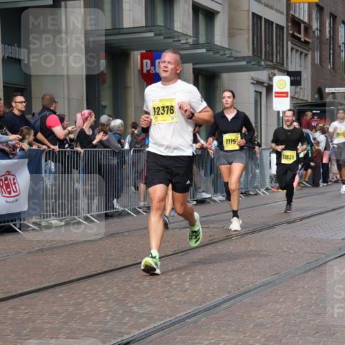 13.09.2026 - 21. swb-Marathon Bremen Strokosch-Dieckow http://msf.ph/oto/10301181 13.09.2026 10:49:20 Ziel 10709, 10739, 10835, 10846, 10910, 11007, 11092, 11191, 11635, 11717, 10253, 10293, 10294, 10392, 10514, 10566, 10655, 11316, 11567, 11621, 11891, 11896, 11984, 12132, 12149, 12350, 12376, 12450, 12529, 13577 meine-sportfotos.de