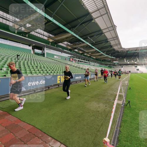 13.09.2026 - 21. swb-Marathon Bremen Michael Burmester http://msf.ph/oto/10301186 13.09.2026 10:43:44 Laufen im Stadion 10002, 10004, 10005, 10176, 10271, 10295, 10303, 10325, 10330, 10335, 10361, 10362, 10402, 10459, 10474, 10490, 10491, 10513, 10557, 10572, 10605, 10606, 10629, 10665, 10752, 10756, 10773, 10779, 10784, 10805, 10854, 10880, 10882, 10899, 10900, 10997, 10999, 11026, 11027, 11041, 11078, 11090, 11140, 11173, 11192, 11217, 11233, 11264, 11274, 11307, 11333, 11337, 11355, 11385, 11408, 11448, 11456, 11461, 11482, 11943, 12334 meine-sportfotos.de