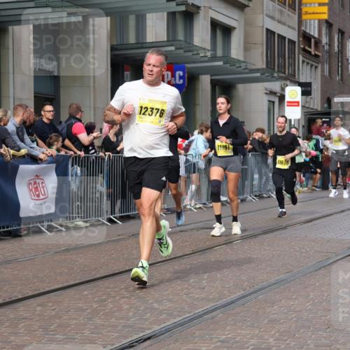 13.09.2026 - 21. swb-Marathon Bremen Strokosch-Dieckow http://msf.ph/oto/10301189 13.09.2026 10:49:20 Ziel 10709, 10739, 10835, 10846, 10910, 11007, 11092, 11191, 11635, 11717, 10253, 10293, 10294, 10392, 10514, 10566, 10655, 11316, 11567, 11621, 11891, 11896, 11984, 12132, 12149, 12350, 12376, 12450, 12529, 13577 meine-sportfotos.de