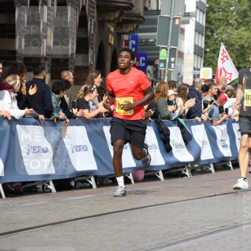 13.09.2026 - 21. swb-Marathon Bremen Strokosch-Dieckow http://msf.ph/oto/10301194 13.09.2026 10:50:43 Ziel 10170, 10233, 10525, 10840, 10923, 11111, 11178, 11276, 11497, 11499, 11622, 11680, 11742, 12045, 12078, 12269, 12447, 13562, 10200, 10537, 11076, 11087, 11170, 11753, 11961, 12004, 12070, 12179, 12351, 12560 meine-sportfotos.de