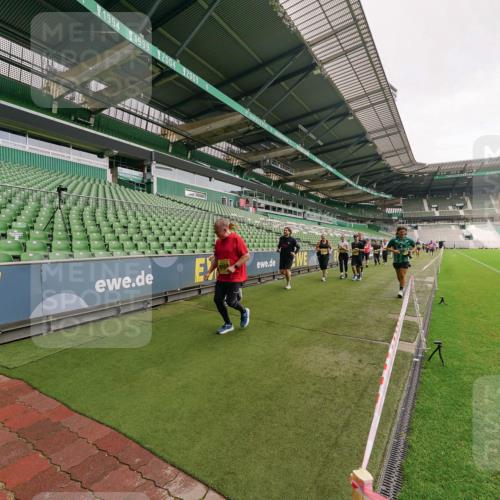 13.09.2026 - 21. swb-Marathon Bremen Michael Burmester http://msf.ph/oto/10301197 13.09.2026 10:43:47 Laufen im Stadion 10002, 10004, 10005, 10176, 10191, 10192, 10271, 10295, 10303, 10325, 10330, 10335, 10361, 10362, 10402, 10459, 10474, 10491, 10513, 10557, 10572, 10605, 10606, 10629, 10665, 10752, 10756, 10773, 10779, 10784, 10805, 10854, 10880, 10882, 10899, 10900, 10997, 10999, 11026, 11027, 11041, 11078, 11140, 11173, 11217, 11233, 11264, 11274, 11307, 11333, 11337, 11355, 11385, 11408, 11448, 11456, 11461, 11482, 11629, 11943, 12334 meine-sportfotos.de