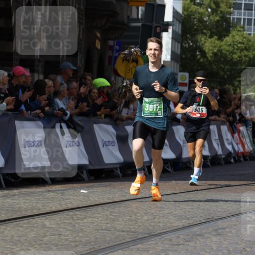 13.09.2026 - 21. swb-Marathon Bremen Strokosch-Dieckow http://msf.ph/oto/10301201 13.09.2026 12:51:21 Ziel 1214, 1453, 1639, 3617 meine-sportfotos.de