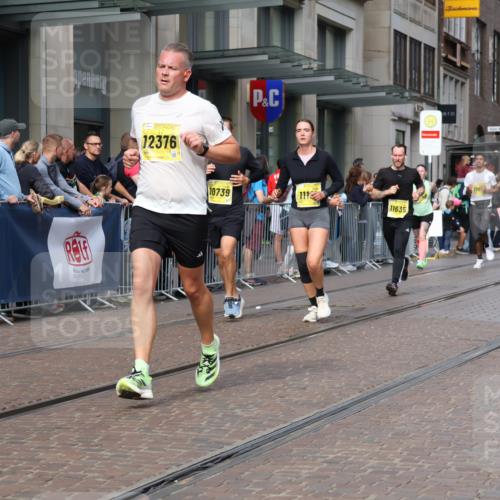 13.09.2026 - 21. swb-Marathon Bremen Strokosch-Dieckow http://msf.ph/oto/10301203 13.09.2026 10:49:20 Ziel 10709, 10739, 10835, 10846, 10910, 11007, 11092, 11191, 11635, 11717, 10253, 10293, 10294, 10392, 10514, 10566, 10655, 11316, 11567, 11621, 11891, 11896, 11984, 12132, 12149, 12350, 12376, 12450, 12529, 13577 meine-sportfotos.de