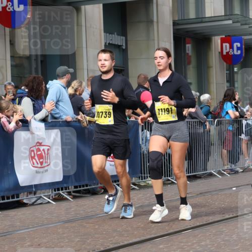13.09.2026 - 21. swb-Marathon Bremen Strokosch-Dieckow http://msf.ph/oto/10301228 13.09.2026 10:49:21 Ziel 10709, 10739, 10835, 10846, 10910, 11007, 11092, 11183, 11191, 11635, 11717, 10294, 10392, 10514, 10566, 10655, 10846, 11316, 11567, 11621, 11891, 11896, 11984, 12132, 12149, 12350, 12376, 12450, 12529, 13577 meine-sportfotos.de