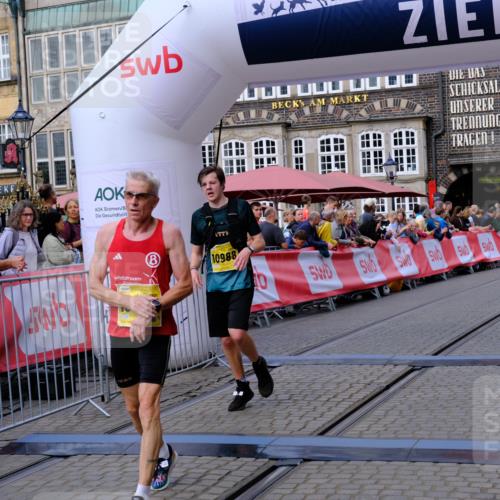 13.09.2026 - 21. swb-Marathon Bremen Tim E. http://msf.ph/oto/10301230 13.09.2026 10:43:12 Ziel 10235, 10336, 10816, 10988, 11442, 13580 meine-sportfotos.de
