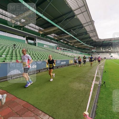 13.09.2026 - 21. swb-Marathon Bremen Michael Burmester http://msf.ph/oto/10301234 13.09.2026 10:43:57 Laufen im Stadion 10002, 10004, 10005, 10176, 10191, 10192, 10271, 10295, 10303, 10325, 10335, 10361, 10362, 10402, 10459, 10474, 10491, 10513, 10557, 10572, 10605, 10606, 10629, 10752, 10756, 10773, 10779, 10784, 10805, 10880, 10882, 10899, 10900, 10997, 10999, 11041, 11173, 11217, 11233, 11264, 11274, 11307, 11333, 11337, 11355, 11385, 11408, 11448, 11456, 11461, 11482, 11629, 11943, 12311, 12334 meine-sportfotos.de