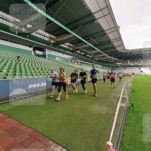 13.09.2026 - 21. swb-Marathon Bremen Michael Burmester http://msf.ph/oto/10301239 13.09.2026 10:44:00 Laufen im Stadion 10002, 10004, 10005, 10176, 10191, 10192, 10271, 10295, 10303, 10325, 10335, 10361, 10362, 10402, 10459, 10474, 10491, 10513, 10557, 10572, 10605, 10606, 10629, 10756, 10773, 10779, 10784, 10805, 10880, 10882, 10899, 10900, 10997, 10999, 11173, 11217, 11233, 11264, 11274, 11307, 11333, 11337, 11355, 11385, 11408, 11448, 11456, 11461, 11482, 11629, 11943, 12311, 12321, 12334 meine-sportfotos.de