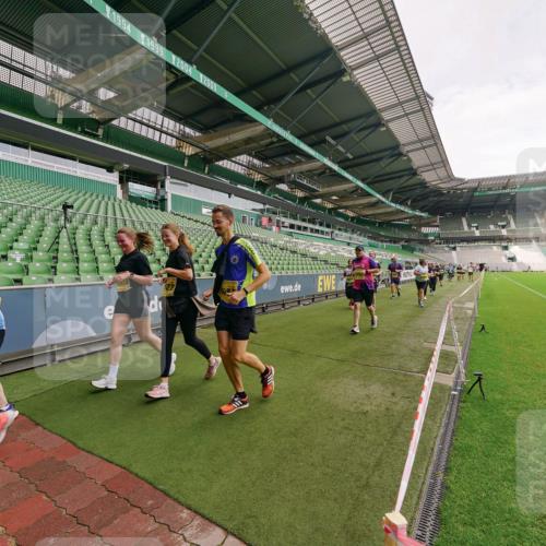13.09.2026 - 21. swb-Marathon Bremen Michael Burmester http://msf.ph/oto/10301248 13.09.2026 10:44:02 Laufen im Stadion 10002, 10004, 10005, 10176, 10191, 10192, 10271, 10295, 10303, 10325, 10335, 10361, 10362, 10402, 10459, 10474, 10491, 10513, 10557, 10572, 10605, 10606, 10629, 10756, 10773, 10779, 10784, 10805, 10880, 10882, 10899, 10900, 10997, 10999, 11173, 11217, 11233, 11264, 11274, 11307, 11333, 11337, 11355, 11385, 11408, 11448, 11456, 11461, 11482, 11629, 11943, 12311, 12321, 12334 meine-sportfotos.de