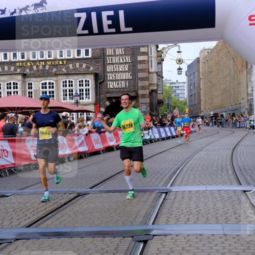 13.09.2026 - 21. swb-Marathon Bremen Tim E. http://msf.ph/oto/10301251 13.09.2026 10:43:18 Ziel 10235, 10336, 10988, 11042, 11143, 11265, 11442, 12053, 13523, 13580 meine-sportfotos.de