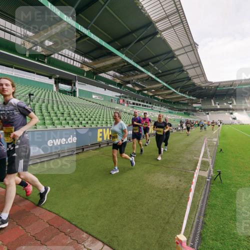 13.09.2026 - 21. swb-Marathon Bremen Michael Burmester http://msf.ph/oto/10301259 13.09.2026 10:44:06 Laufen im Stadion 10002, 10004, 10005, 10176, 10191, 10192, 10271, 10295, 10325, 10335, 10361, 10362, 10402, 10459, 10474, 10491, 10513, 10557, 10572, 10605, 10606, 10629, 10679, 10713, 10756, 10773, 10779, 10784, 10805, 10880, 10882, 10899, 10900, 10997, 10999, 11173, 11217, 11233, 11264, 11274, 11307, 11333, 11337, 11355, 11385, 11408, 11448, 11456, 11461, 11482, 11629, 11943, 12151, 12311, 12321, 12334 meine-sportfotos.de
