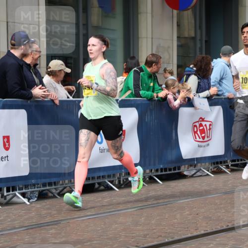 13.09.2026 - 21. swb-Marathon Bremen Strokosch-Dieckow http://msf.ph/oto/10301291 13.09.2026 10:49:25 Ziel 10508, 10709, 10835, 10910, 10966, 11005, 11007, 11035, 11092, 11183, 11717, 12380, 10294, 10392, 10514, 10655, 10739, 10835, 10846, 10910, 11191, 11316, 11567, 11621, 11635, 11896, 11984, 12132, 12149, 12376, 12450, 12529, 13577 meine-sportfotos.de