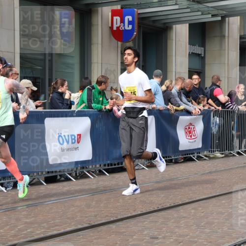 13.09.2026 - 21. swb-Marathon Bremen Strokosch-Dieckow http://msf.ph/oto/10301301 13.09.2026 10:49:25 Ziel 10508, 10709, 10835, 10910, 10966, 11005, 11007, 11035, 11092, 11183, 11717, 12380, 10294, 10392, 10514, 10655, 10739, 10835, 10846, 10910, 11191, 11316, 11567, 11621, 11635, 11896, 11984, 12132, 12149, 12376, 12450, 12529, 13577 meine-sportfotos.de