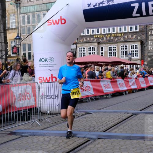 13.09.2026 - 21. swb-Marathon Bremen Tim E. http://msf.ph/oto/10301308 13.09.2026 10:43:22 Ziel 10336, 10988, 11042, 11143, 11265, 11442, 11632, 12053, 12469, 13523, 13580 meine-sportfotos.de