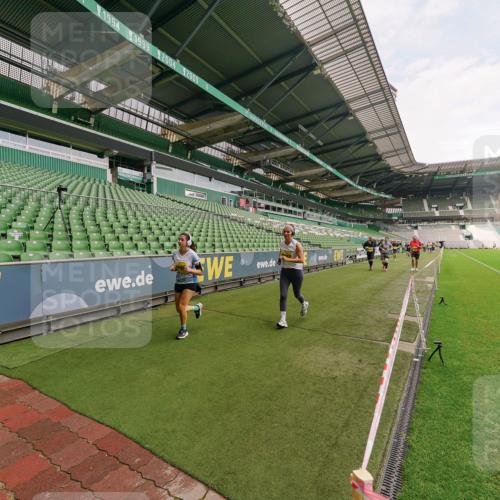 13.09.2026 - 21. swb-Marathon Bremen Michael Burmester http://msf.ph/oto/10301325 13.09.2026 10:44:35 Laufen im Stadion 10004, 10005, 10137, 10176, 10191, 10192, 10194, 10271, 10295, 10325, 10335, 10344, 10402, 10459, 10474, 10513, 10568, 10600, 10605, 10606, 10629, 10679, 10713, 10756, 10779, 10882, 10899, 10900, 10979, 10997, 10999, 11081, 11200, 11217, 11233, 11264, 11307, 11333, 11337, 11355, 11385, 11408, 11448, 11456, 11461, 11482, 11495, 11629, 11808, 11932, 11943, 12057, 12089, 12151, 12224, 12226, 12311, 12321, 12334, 12539 meine-sportfotos.de
