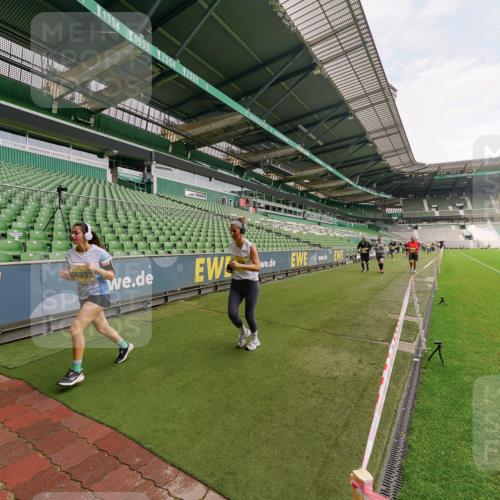 13.09.2026 - 21. swb-Marathon Bremen Michael Burmester http://msf.ph/oto/10301328 13.09.2026 10:44:35 Laufen im Stadion 10004, 10005, 10137, 10176, 10191, 10192, 10194, 10271, 10295, 10325, 10335, 10344, 10402, 10459, 10474, 10513, 10568, 10600, 10605, 10606, 10629, 10679, 10713, 10756, 10779, 10882, 10899, 10900, 10979, 10997, 10999, 11081, 11200, 11217, 11233, 11264, 11307, 11333, 11337, 11355, 11385, 11408, 11448, 11456, 11461, 11482, 11495, 11629, 11808, 11932, 11943, 12057, 12089, 12151, 12224, 12226, 12311, 12321, 12334, 12539 meine-sportfotos.de
