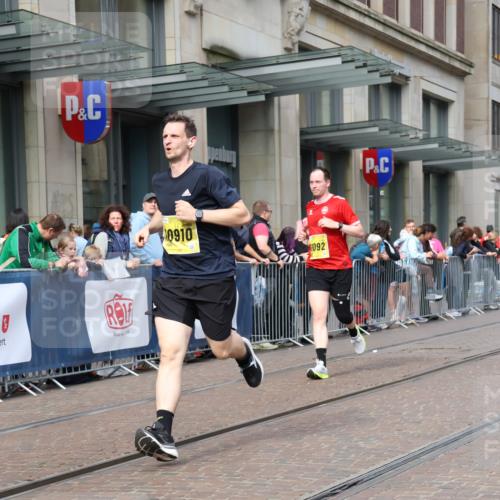 13.09.2026 - 21. swb-Marathon Bremen Strokosch-Dieckow http://msf.ph/oto/10301351 13.09.2026 10:49:28 Ziel 10508, 10593, 10709, 10966, 11005, 11007, 11035, 11183, 11717, 12380, 10294, 10514, 10655, 10739, 10835, 10846, 10910, 11092, 11191, 11316, 11567, 11621, 11635, 11896, 11984, 12132, 12149, 12376, 12450, 12529, 13577 meine-sportfotos.de