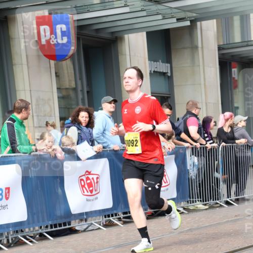 13.09.2026 - 21. swb-Marathon Bremen Strokosch-Dieckow http://msf.ph/oto/10301365 13.09.2026 10:49:29 Ziel 10508, 10593, 10709, 10966, 11005, 11007, 11035, 11183, 11717, 12380, 10294, 10514, 10655, 10739, 10835, 10846, 10910, 11092, 11191, 11316, 11567, 11621, 11635, 11896, 11984, 12132, 12149, 12376, 12450, 12529, 13577 meine-sportfotos.de