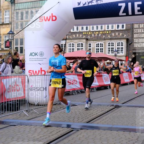 13.09.2026 - 21. swb-Marathon Bremen Tim E. http://msf.ph/oto/10301371 13.09.2026 10:43:25 Ziel 10336, 11042, 11143, 11265, 11442, 11632, 12053, 12469, 13523 meine-sportfotos.de