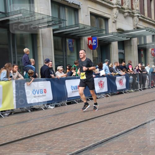 13.09.2026 - 21. swb-Marathon Bremen Strokosch-Dieckow http://msf.ph/oto/10301394 13.09.2026 10:49:34 Ziel 10452, 10508, 10593, 10709, 10966, 11005, 11007, 11035, 11183, 11415, 12380, 12510, 10294, 10655, 10739, 10835, 10846, 10910, 11092, 11191, 11621, 11635, 11717, 12376 meine-sportfotos.de