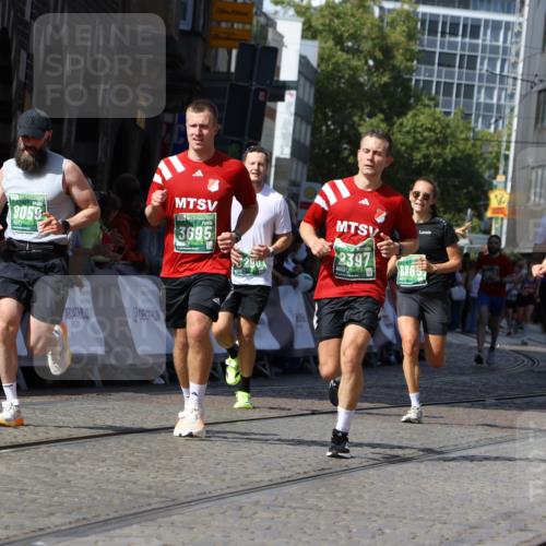 13.09.2026 - 21. swb-Marathon Bremen Strokosch-Dieckow http://msf.ph/oto/10301395 13.09.2026 13:21:38 Ziel 226, 2979, 3120, 3202, 3534, 4165, 4234, 4445, 4484, 4519, 4734, 6357, 6862, 8323, 8408, 8791, 8923, 9267, 9268, 9514, 9722, 9900, 572, 1254, 2397, 3290, 3338, 3695, 3774, 3934, 4581, 4735, 6865, 6976, 7098, 8947, 9059, 9421, 10120 meine-sportfotos.de