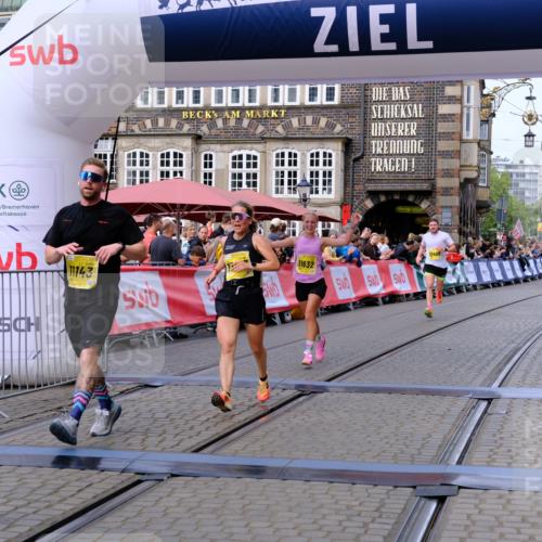 13.09.2026 - 21. swb-Marathon Bremen Tim E. http://msf.ph/oto/10301400 13.09.2026 10:43:26 Ziel 10336, 11042, 11143, 11265, 11442, 11632, 12053, 12469, 13523 meine-sportfotos.de