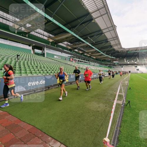13.09.2026 - 21. swb-Marathon Bremen Michael Burmester http://msf.ph/oto/10301427 13.09.2026 10:45:21 Laufen im Stadion 10137, 10176, 10191, 10192, 10194, 10202, 10242, 10295, 10344, 10430, 10472, 10524, 10568, 10600, 10629, 10651, 10679, 10713, 10756, 10779, 10882, 10979, 10997, 10999, 11081, 11181, 11200, 11233, 11244, 11307, 11309, 11355, 11367, 11385, 11408, 11495, 11574, 11629, 11709, 11808, 11821, 11932, 11943, 12057, 12089, 12151, 12153, 12177, 12178, 12224, 12226, 12285, 12311, 12321, 12334, 12374, 12539, 10148, 10303, 10330 meine-sportfotos.de
