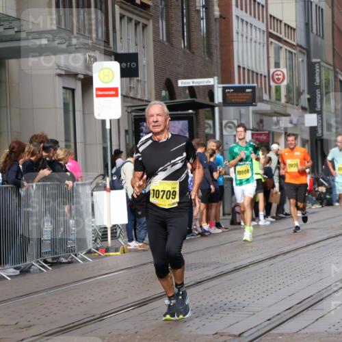 13.09.2026 - 21. swb-Marathon Bremen Strokosch-Dieckow http://msf.ph/oto/10301445 13.09.2026 10:49:37 Ziel 10452, 10508, 10593, 10709, 10876, 10966, 11005, 11007, 11035, 11183, 11415, 12380, 12510, 10739, 10835, 10846, 10910, 11092, 11191, 11621, 11635, 11717, 12376 meine-sportfotos.de