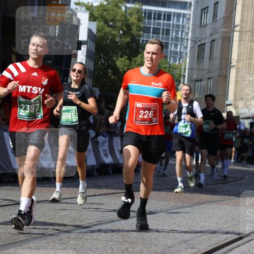 13.09.2026 - 21. swb-Marathon Bremen Strokosch-Dieckow http://msf.ph/oto/10301446 13.09.2026 13:21:40 Ziel 226, 2904, 2979, 3120, 3202, 3534, 4165, 4234, 4445, 4484, 4519, 6357, 6862, 8184, 8323, 8408, 8730, 8791, 8923, 9267, 9268, 9514, 9722, 9900, 572, 1209, 2397, 3290, 3338, 3695, 3774, 3934, 4581, 4735, 6865, 6976, 7098, 8438, 8947, 9421, 10120 meine-sportfotos.de