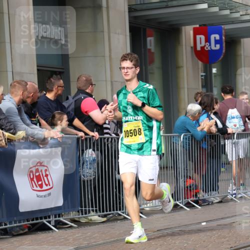 13.09.2026 - 21. swb-Marathon Bremen Strokosch-Dieckow http://msf.ph/oto/10301455 13.09.2026 10:49:44 Ziel 10452, 10508, 10593, 10876, 10966, 11005, 11035, 11111, 11128, 11183, 11415, 12240, 12380, 12510, 10709, 10739, 10835, 10846, 10910, 11007, 11092, 11191, 11635, 11717, 12376 meine-sportfotos.de