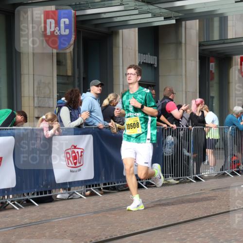 13.09.2026 - 21. swb-Marathon Bremen Strokosch-Dieckow http://msf.ph/oto/10301475 13.09.2026 10:49:45 Ziel 10452, 10508, 10593, 10876, 10966, 11005, 11035, 11111, 11128, 11183, 11415, 12240, 12380, 12510, 10709, 10739, 10835, 10846, 10910, 11007, 11092, 11191, 11635, 11717 meine-sportfotos.de