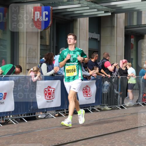 13.09.2026 - 21. swb-Marathon Bremen Strokosch-Dieckow http://msf.ph/oto/10301482 13.09.2026 10:49:45 Ziel 10452, 10508, 10593, 10876, 10966, 11005, 11035, 11111, 11128, 11183, 11415, 12240, 12380, 12510, 10709, 10739, 10835, 10846, 10910, 11007, 11092, 11191, 11635, 11717 meine-sportfotos.de