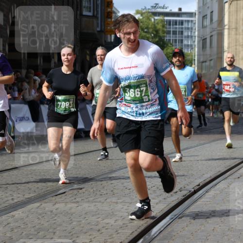 13.09.2026 - 21. swb-Marathon Bremen Strokosch-Dieckow http://msf.ph/oto/10301487 13.09.2026 13:29:51 Ziel 132, 1083, 1243, 1365, 1387, 1581, 2076, 2301, 2742, 2957, 3030, 3258, 3721, 4541, 4576, 5244, 5599, 6006, 6103, 6384, 6499, 6690, 6930, 7013, 7384, 7426, 7631, 7649, 7884, 8007, 8009, 8099, 8277, 8481, 8594, 8675, 8831, 9770, 9889, 10013, 13031, 109, 454, 1173, 1205, 1308, 1611, 1653, 1759, 1780, 1848, 2126, 3190, 3908, 4524, 5039, 5198, 5348, 5631, 6225, 6720, 6992, 6994, 8110, 8267, 8470, 9104, 9125 meine-sportfotos.de
