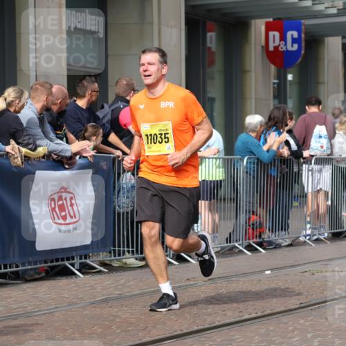 13.09.2026 - 21. swb-Marathon Bremen Strokosch-Dieckow http://msf.ph/oto/10301504 13.09.2026 10:49:46 Ziel 10452, 10508, 10593, 10876, 10966, 11005, 11035, 11111, 11128, 11183, 11415, 12240, 12380, 12510, 10709, 10739, 10835, 10846, 10910, 11007, 11092, 11183, 11191, 11635, 11717 meine-sportfotos.de