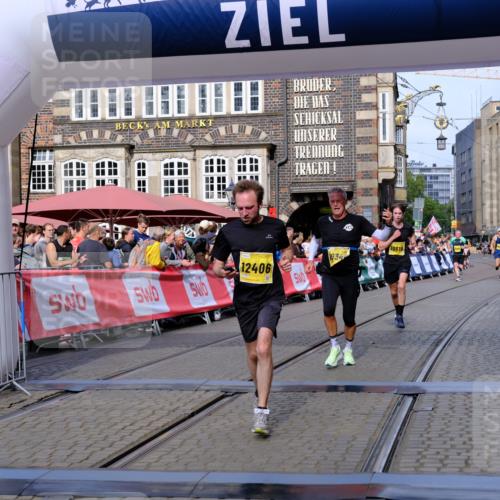 13.09.2026 - 21. swb-Marathon Bremen Tim E. http://msf.ph/oto/10301544 13.09.2026 10:43:40 Ziel 10328, 10346, 10456, 10618, 11468, 11826, 12406, 12469 meine-sportfotos.de
