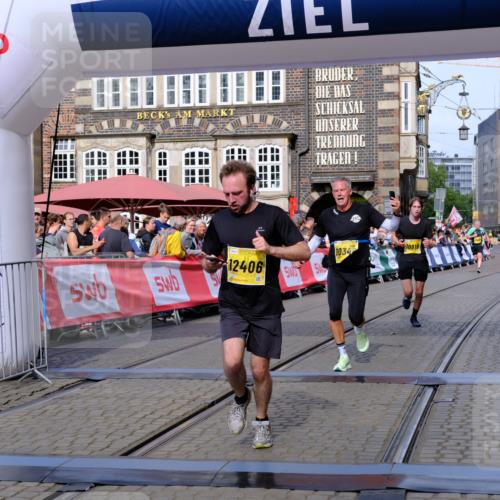 13.09.2026 - 21. swb-Marathon Bremen Tim E. http://msf.ph/oto/10301550 13.09.2026 10:43:40 Ziel 10328, 10346, 10456, 10618, 11468, 11826, 12406, 12469 meine-sportfotos.de