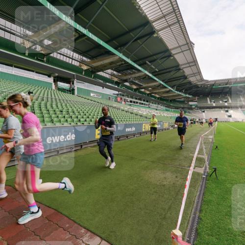 13.09.2026 - 21. swb-Marathon Bremen Michael Burmester http://msf.ph/oto/10301551 13.09.2026 10:46:07 Laufen im Stadion 10137, 10161, 10194, 10202, 10242, 10344, 10430, 10472, 10524, 10535, 10568, 10600, 10651, 10679, 10713, 10895, 10970, 10979, 11050, 11081, 11181, 11200, 11244, 11296, 11309, 11367, 11457, 11495, 11529, 11530, 11546, 11573, 11574, 11579, 11675, 11709, 11760, 11808, 11821, 11932, 12057, 12089, 12151, 12153, 12177, 12178, 12211, 12224, 12226, 12285, 12316, 12317, 12321, 12374, 12422, 12462, 12539, 10002, 10004, 10005, 10148, 10271, 10303, 10330, 10361, 10362 meine-sportfotos.de