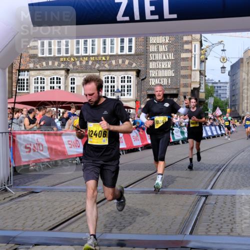 13.09.2026 - 21. swb-Marathon Bremen Tim E. http://msf.ph/oto/10301557 13.09.2026 10:43:40 Ziel 10328, 10346, 10456, 10618, 11468, 11826, 12406, 12469 meine-sportfotos.de