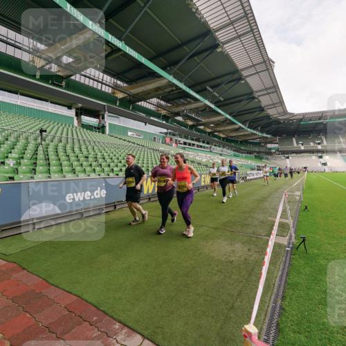 13.09.2026 - 21. swb-Marathon Bremen Michael Burmester http://msf.ph/oto/10301567 13.09.2026 10:46:20 Laufen im Stadion 10137, 10161, 10194, 10202, 10242, 10344, 10349, 10430, 10472, 10524, 10535, 10568, 10600, 10651, 10895, 10933, 10970, 10979, 11050, 11181, 11200, 11244, 11296, 11309, 11367, 11457, 11495, 11529, 11530, 11546, 11573, 11574, 11579, 11639, 11675, 11709, 11760, 11808, 11821, 12057, 12089, 12153, 12177, 12178, 12211, 12224, 12285, 12316, 12317, 12374, 12422, 12462, 12539, 10002, 10004, 10005, 10148, 10271, 10303, 10330, 10335, 10361, 10362, 10605 meine-sportfotos.de