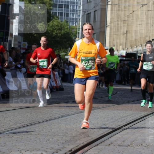 13.09.2026 - 21. swb-Marathon Bremen Strokosch-Dieckow http://msf.ph/oto/10301573 13.09.2026 13:21:45 Ziel 226, 1130, 2904, 2979, 3120, 3202, 3435, 3534, 3655, 4165, 4234, 4445, 4484, 4519, 6862, 8184, 8270, 8384, 8730, 8923, 9048, 9514, 9722, 9900, 141, 1209, 2051, 3338, 3774, 3934, 4581, 4735, 5193, 6976, 7098, 8438, 8947, 9421, 9599, 10120 meine-sportfotos.de