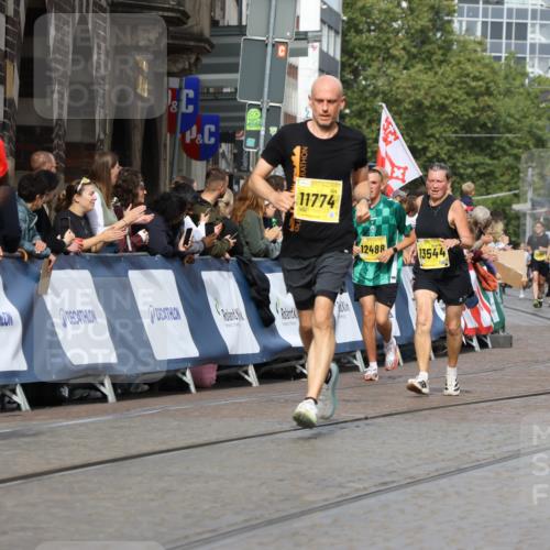 13.09.2026 - 21. swb-Marathon Bremen Strokosch-Dieckow http://msf.ph/oto/10301574 13.09.2026 10:50:44 Ziel 10170, 10233, 10525, 10840, 10923, 11178, 11276, 11497, 11499, 11622, 11664, 11680, 11742, 12045, 12078, 12269, 12447, 13562, 10200, 10537, 11076, 11087, 11170, 11961, 12004, 12070, 12179, 12351, 12407, 12560 meine-sportfotos.de