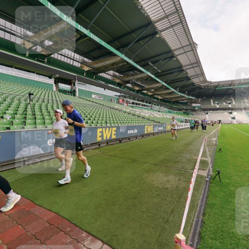 13.09.2026 - 21. swb-Marathon Bremen Michael Burmester http://msf.ph/oto/10301581 13.09.2026 10:46:23 Laufen im Stadion 10137, 10161, 10194, 10202, 10242, 10344, 10349, 10430, 10472, 10524, 10535, 10568, 10600, 10651, 10895, 10933, 10970, 10979, 11050, 11181, 11200, 11244, 11296, 11309, 11367, 11457, 11529, 11530, 11546, 11573, 11574, 11579, 11639, 11675, 11709, 11760, 11808, 11821, 12057, 12089, 12153, 12177, 12178, 12211, 12224, 12285, 12316, 12317, 12374, 12422, 12462, 12539, 10002, 10004, 10005, 10148, 10271, 10303, 10325, 10330, 10335, 10361, 10362, 10459, 10513, 10605 meine-sportfotos.de
