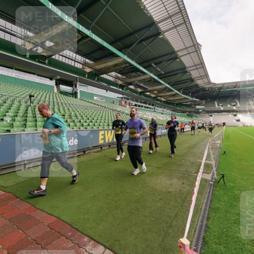 13.09.2026 - 21. swb-Marathon Bremen Michael Burmester http://msf.ph/oto/10301594 13.09.2026 10:46:32 Laufen im Stadion 10137, 10161, 10194, 10202, 10242, 10344, 10349, 10430, 10472, 10524, 10535, 10568, 10600, 10651, 10895, 10933, 10970, 11050, 11181, 11200, 11244, 11296, 11309, 11367, 11457, 11529, 11530, 11546, 11573, 11574, 11579, 11639, 11675, 11709, 11760, 11821, 12057, 12089, 12153, 12177, 12178, 12211, 12224, 12285, 12316, 12317, 12374, 12422, 12462, 12539, 10002, 10004, 10005, 10148, 10271, 10303, 10325, 10330, 10335, 10361, 10362, 10459, 10513, 10605, 10882 meine-sportfotos.de