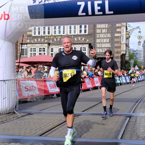 13.09.2026 - 21. swb-Marathon Bremen Tim E. http://msf.ph/oto/10301605 13.09.2026 10:43:42 Ziel 10328, 10346, 10456, 10618, 11468, 11607, 11826, 12406 meine-sportfotos.de